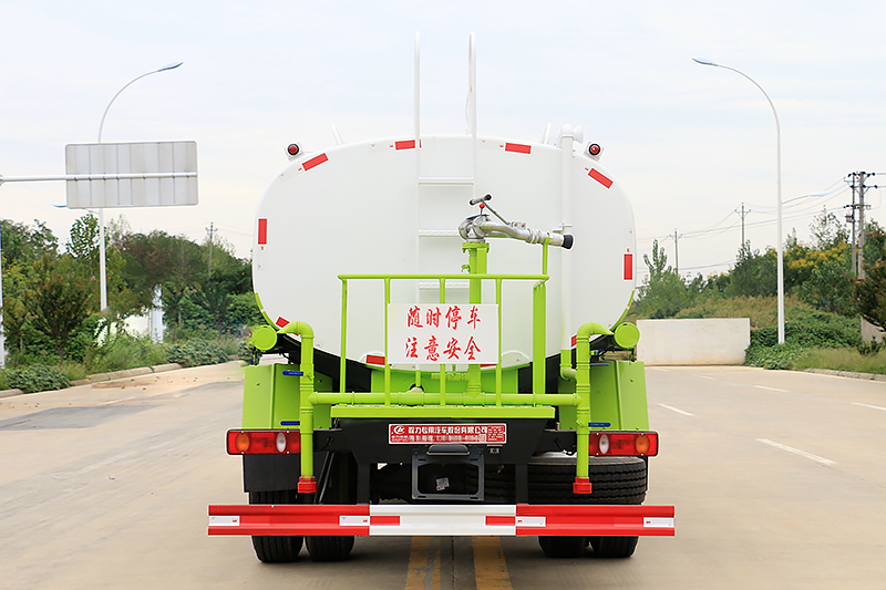 东风天锦 14吨 洒水车