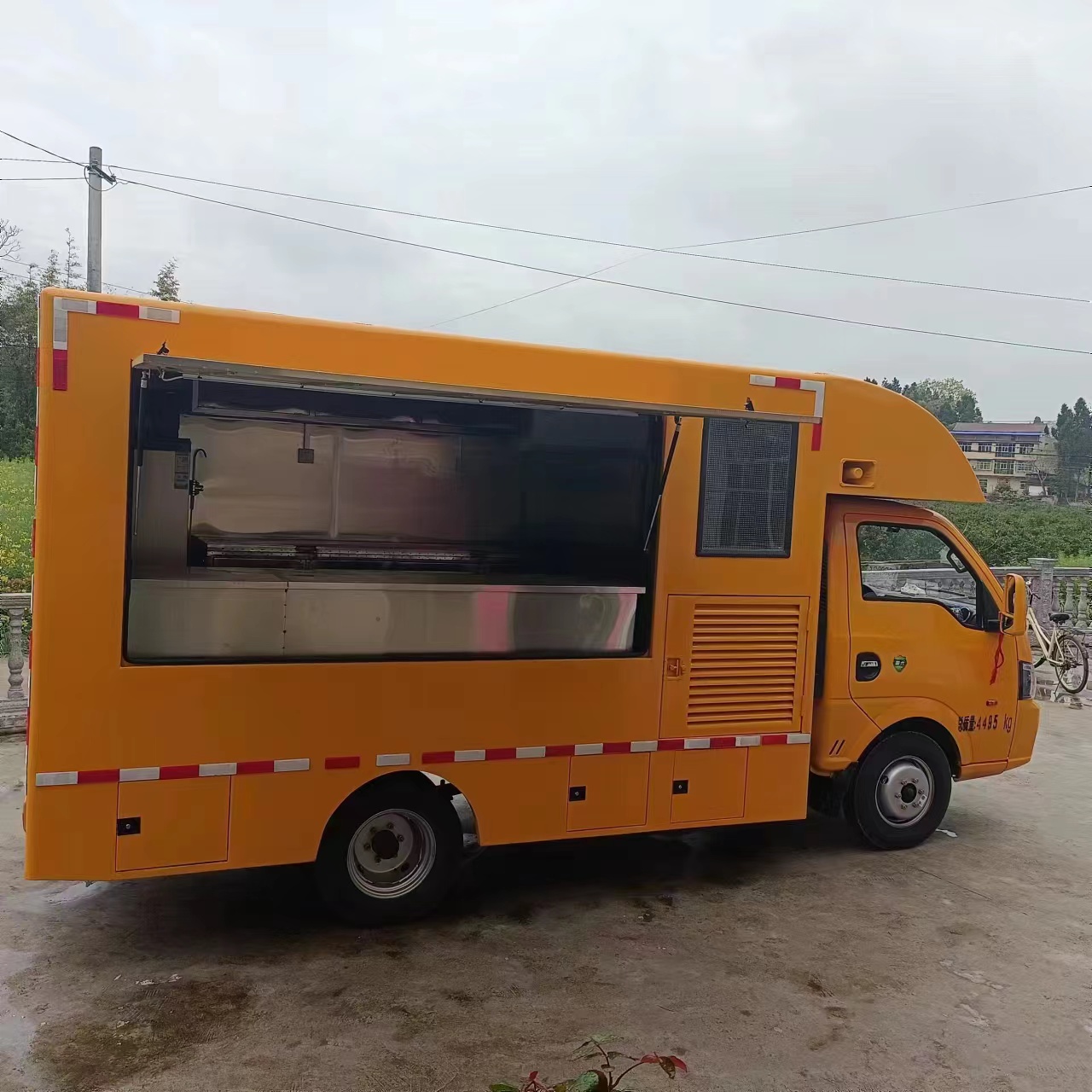 流动小吃车