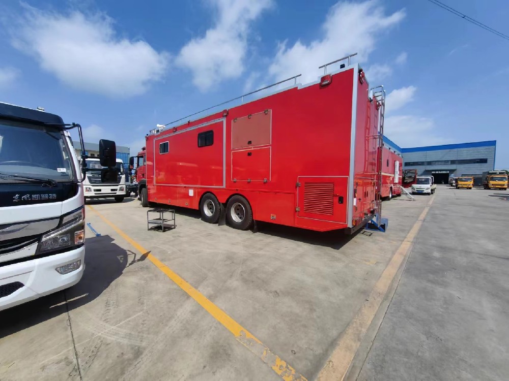 重汽2人宿营车