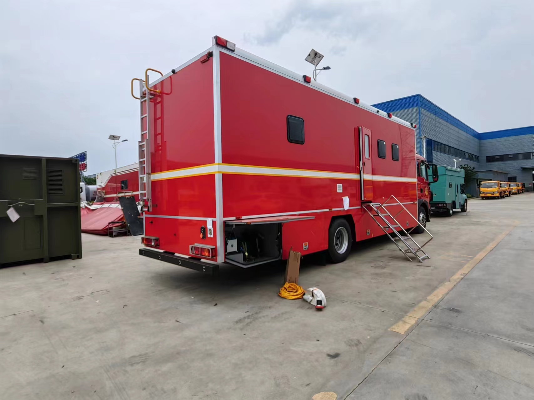 重汽2人宿营车